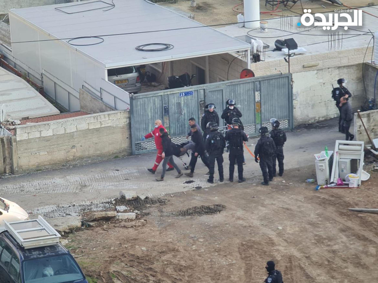 إسعاف أحد المصابين «وفا»