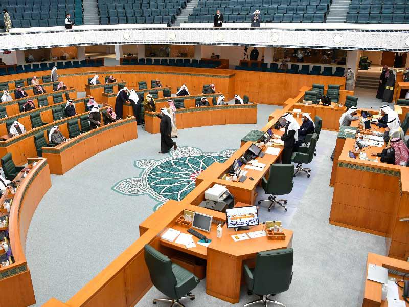 المجلس يقر زيادة بنك الائتمان في جلسته الخاصة أمس «تصوير عبدالله الخلف»