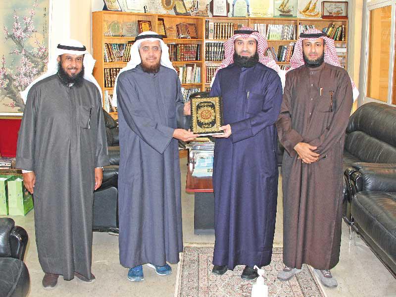 إمام المسجد الكبير يلتقي «إحياء التراث»n