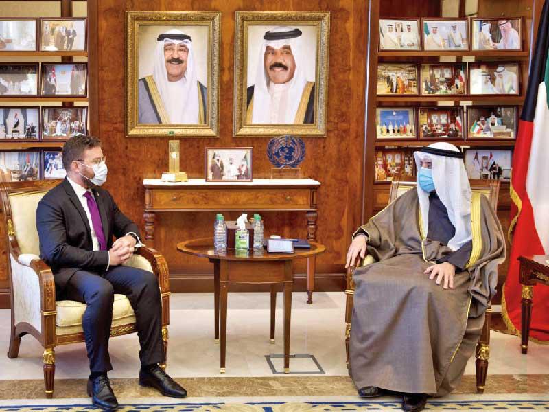 وزير الخارجية وزير الدولة لشؤون مجلس الوزراء الشيخ الدكتور أحمد الناصر مستقبلاً سفير هنغاريا بمناسبة انتهاء فترة عمله لدى الكويت  أمس