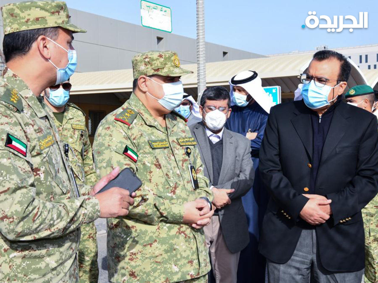  وزير الصحة يرافقه وكيل الحرس الوطني ووكيل وزارة الصحة خلال الجولة التفقدية