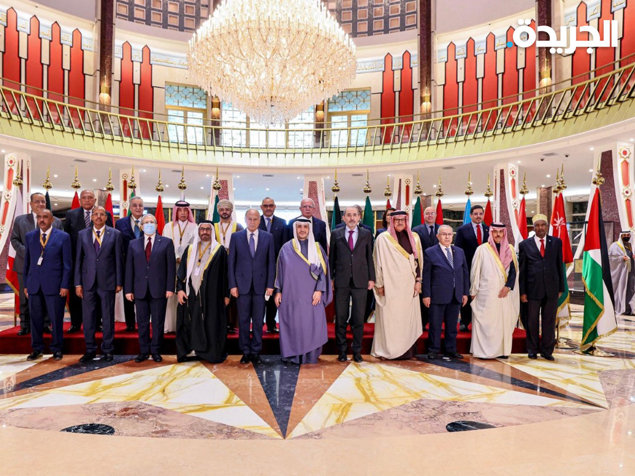 صورة جماعية للمشاركين في الاجتماع التشاوري لوزراء خارجية الدول العربية أمس