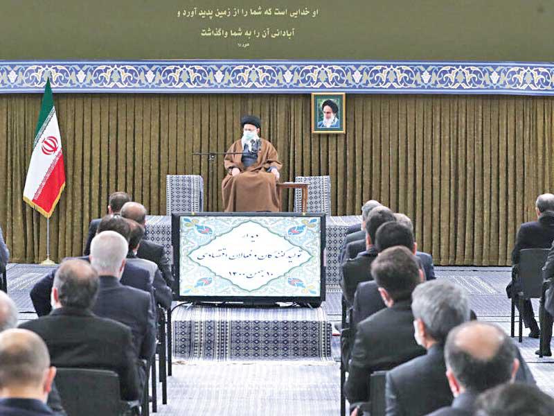 خامنئي خلال تجمع في طهران أمس (إرنا)