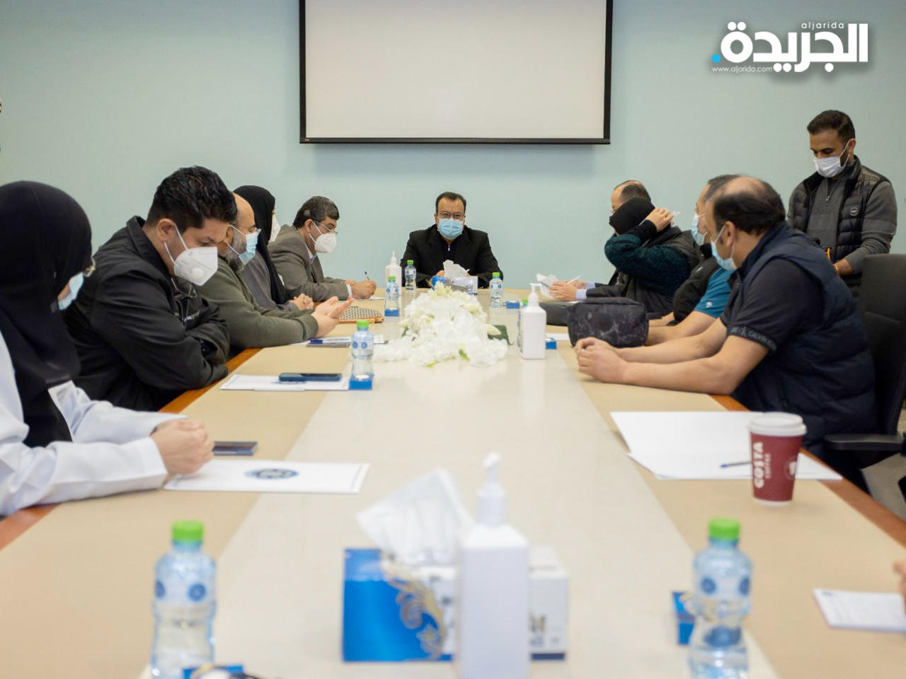 وزير الصحة خلال الاجتماع مع الهيئة الطبية لمستشفى جابر