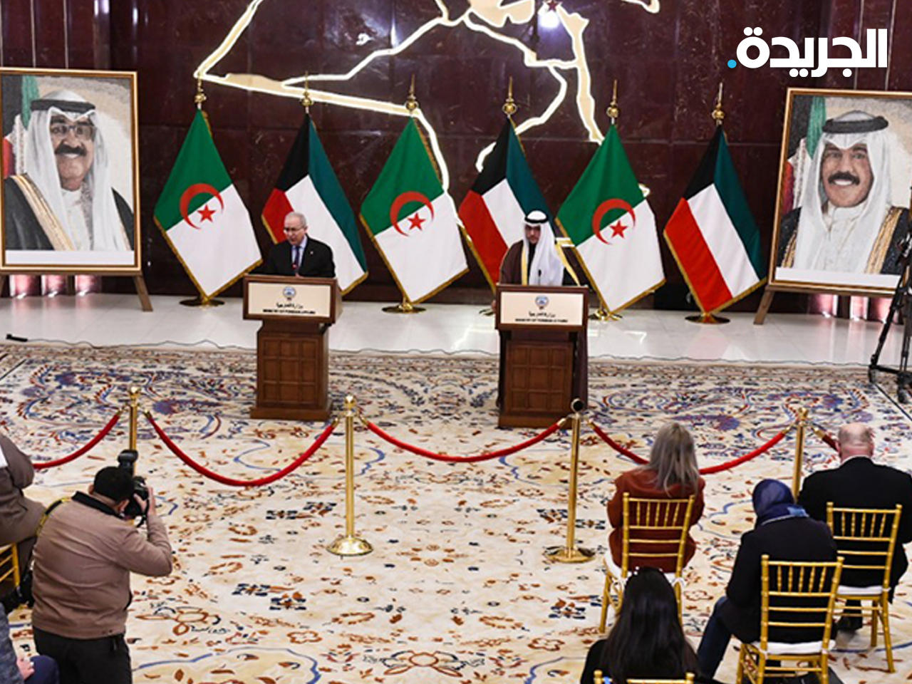 أحمد الناصر في المؤتمر الصحفي مع نظيره الجزائري رمطان لعمامرة