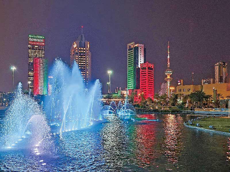 مباني البلاد تتزين بألوان علم الكويت للمشاركة في احتفالات العيد الوطني ويوم التحرير
