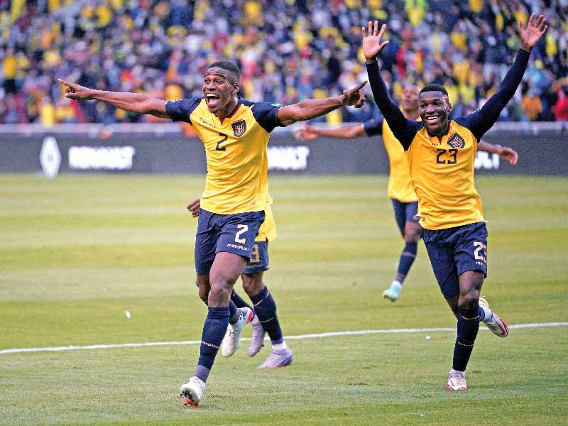 لاعبو منتخب الإكوادور خلال مباراة سابقة