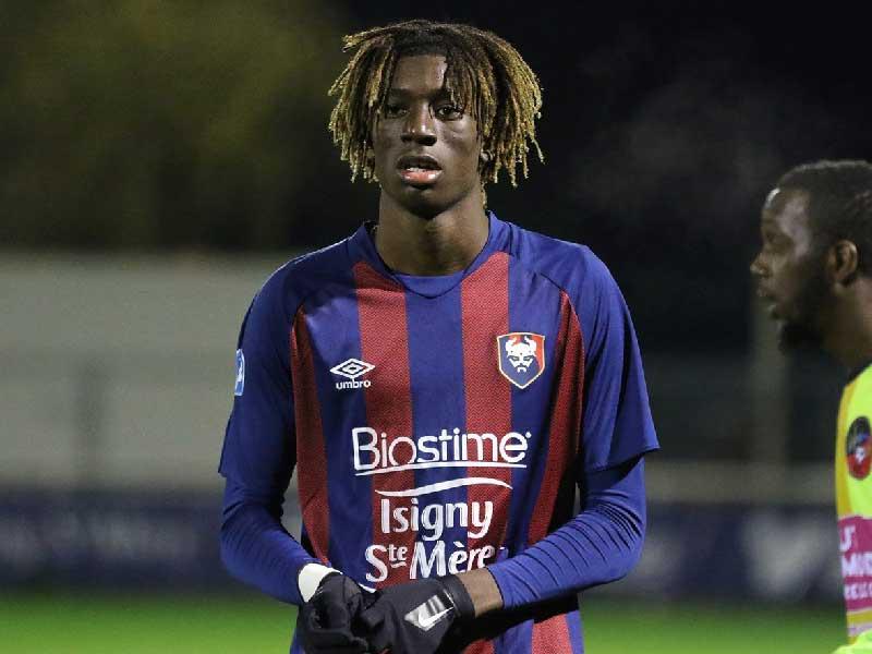 المهاجم الفرنسي الشاب كيليان نسونا