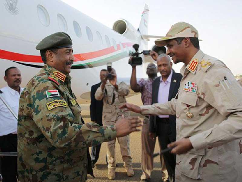  رئيس مجلس السيادة السوداني عبدالفتاح البرهان ونائبه محمد حمدان دقلو «حميدتي»