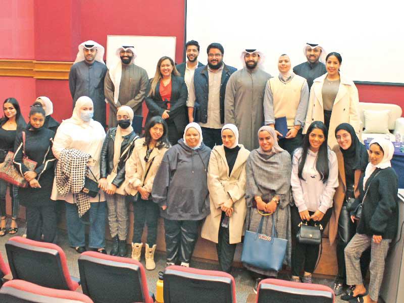 صورة جماعية للمشاركين 