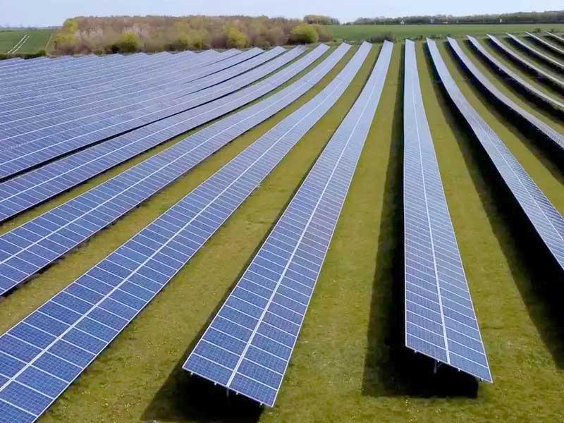 ألواح الطاقة الشمسية