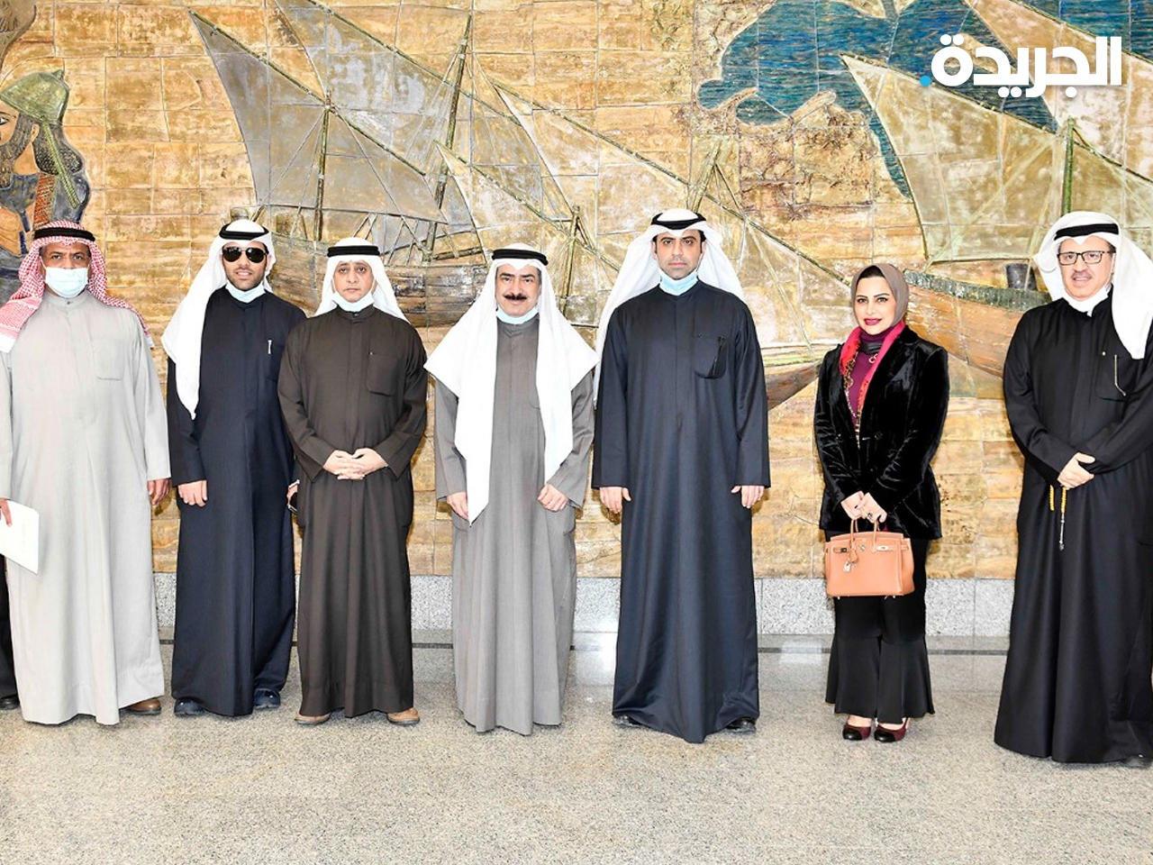 لقطة جماعية لوزرير الإعلام والثقافة مع عدد من المسؤولين