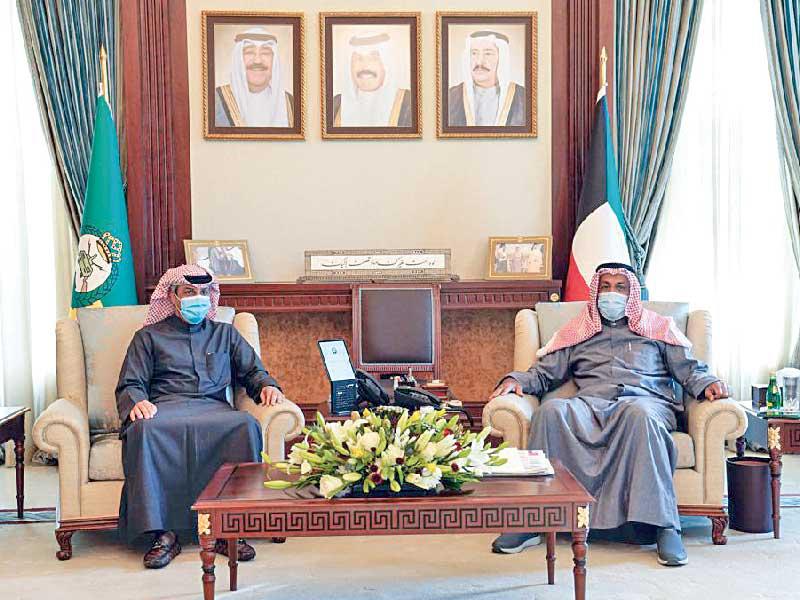 نائب رئيس الحرس الوطني الشيخ أحمد النواف مستقبلاً المدير العام لمؤسسة الكويت للتقدم العلمي د. خالد الفاضل أمس
