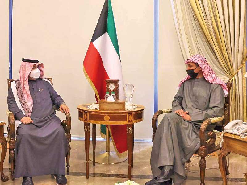 نائب وزير الخارجية السفير مجدي الظفيري  مستقبلاً سفير البحرين أمس