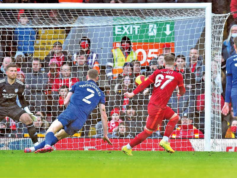 اليوت نجم ليفربول يحرز الهدف الثالث