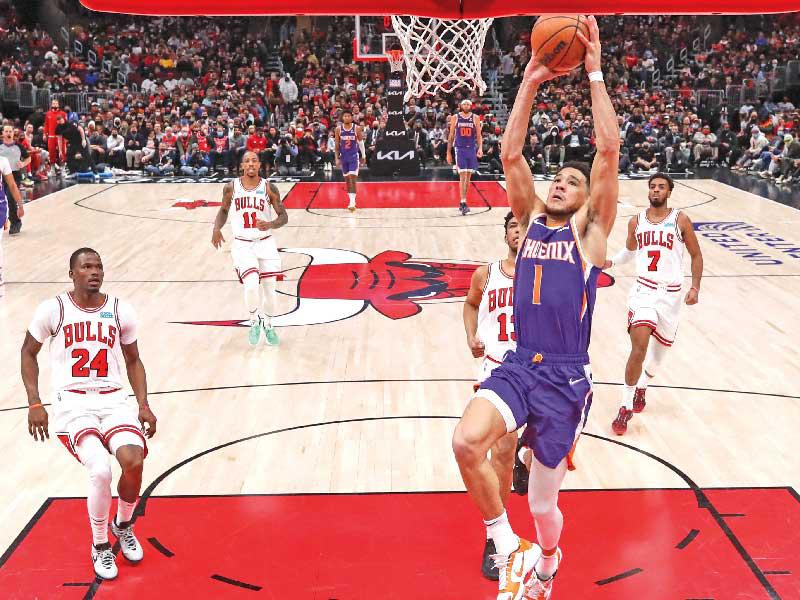 بوكر يسجل في سلة بولز