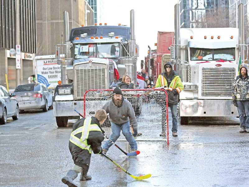 سائقو الشاحنات يسدّون وسط مدينة أوتاوا 