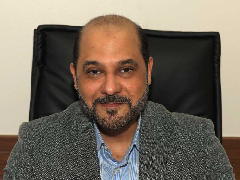 رئيس قسم جراحة العيون في مستشفى الفروانية د. صلاح الدين الرشيدي 