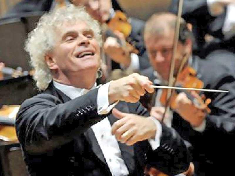 قائد الأوركسترا البريطاني سيمون راتل