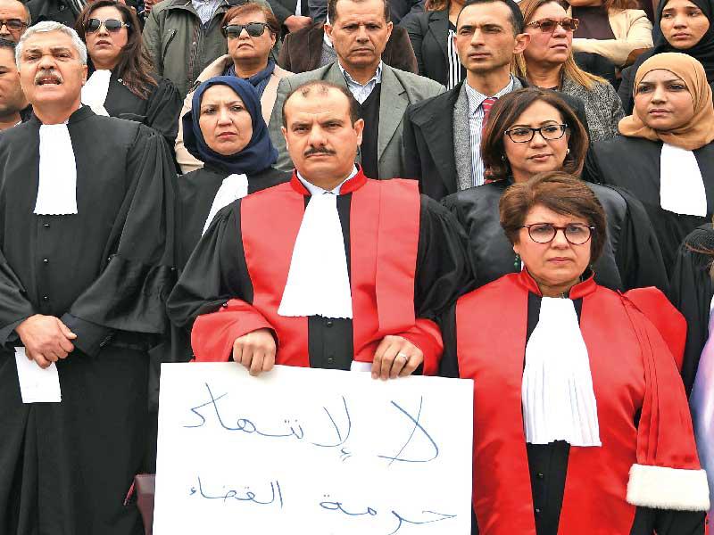 المحاكم التونسية تعلق عملها