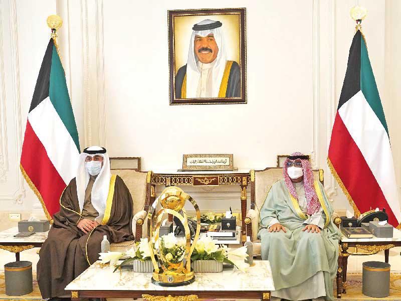 سمو ولي العهد يستقبل وزير الدولة لشؤون الشباب علي الموسى