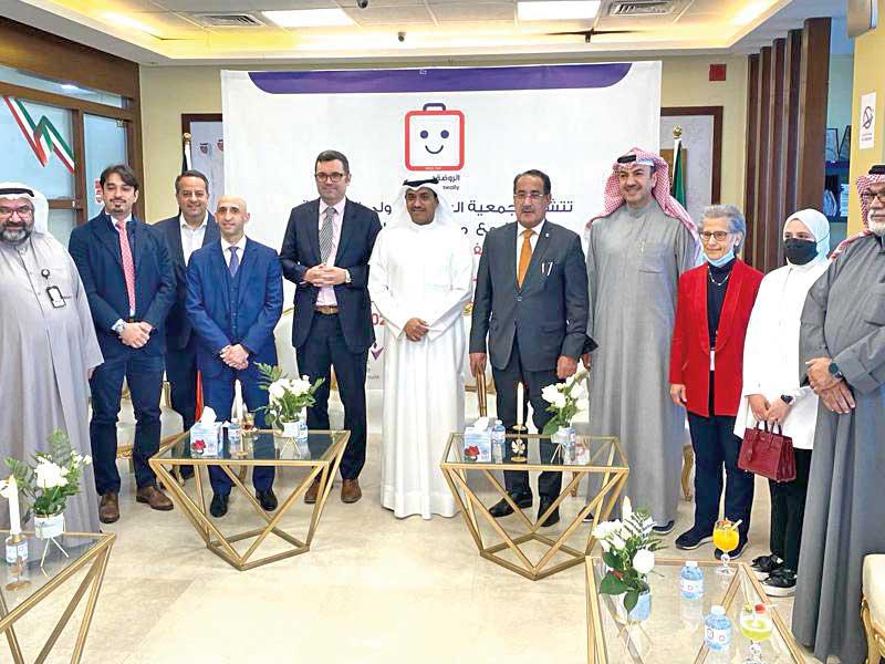 المدير العام للمعهد د. قيس الدويري والسفير الأسترالي والسداني خلال إطلاق التطبيق