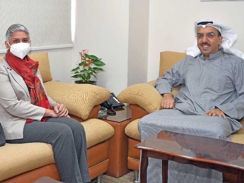 رئيس التحرير مستقبلاً سفيرة كندا أمس