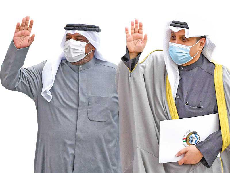 نائب رئيس مجلس الوزراء وزير الدفاع الشيخ حمد الجابر، ونائب رئيس مجلس الوزراء وزير الداخلية الشيخ أحمد المنصور