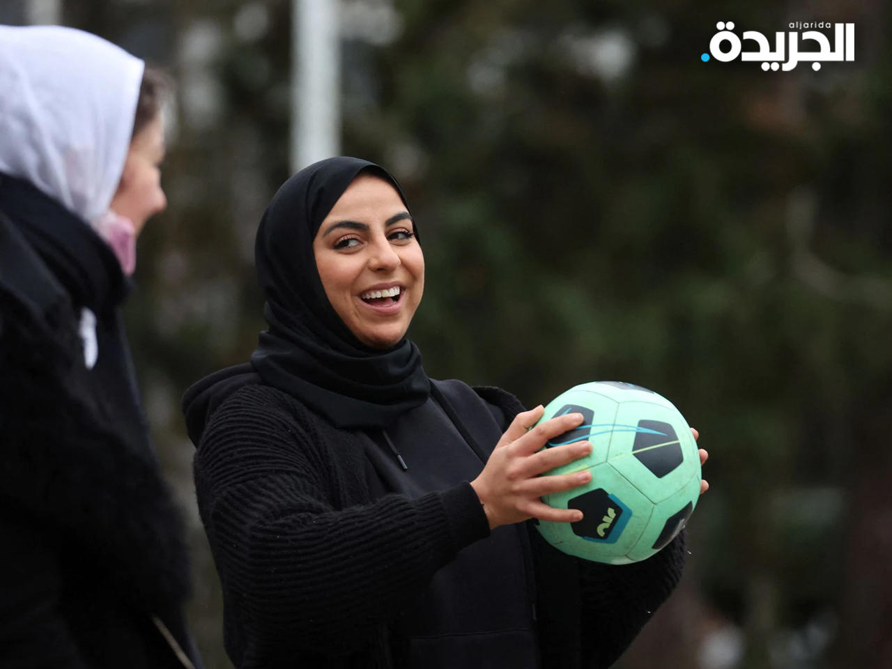 فرنسا تدرس حظر الحجاب في الفعاليات الرياضية