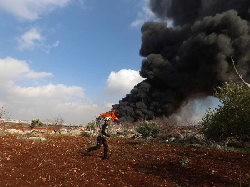 دخان متصاعد من حطام الطائرة