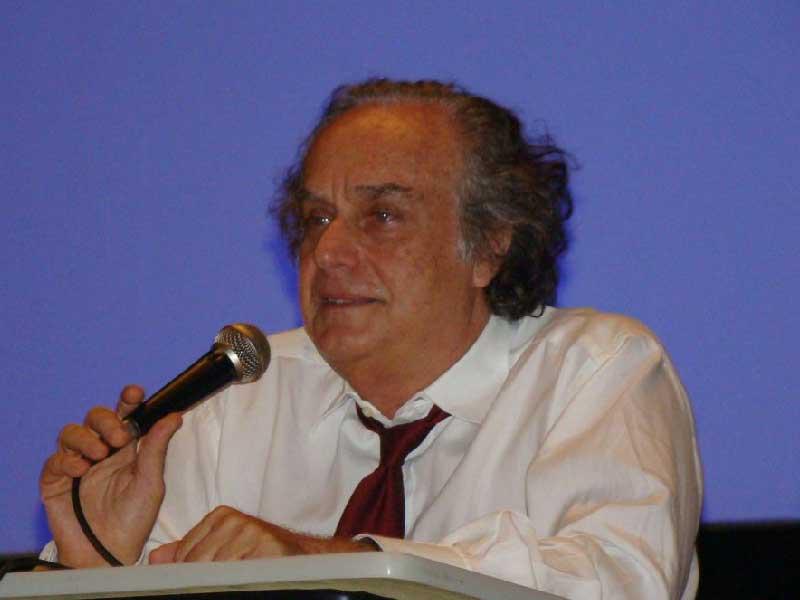 المخرج السينمائي والكاتب الصحافي البرازيلي اللبناني الأصل أرنالدو جبر