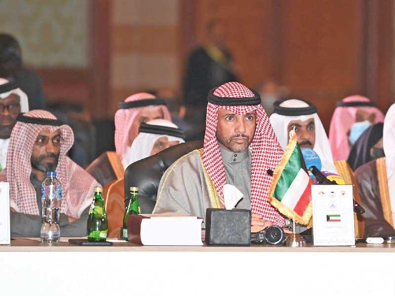 الغانم خلال مشاركته في المؤتمر اليوم