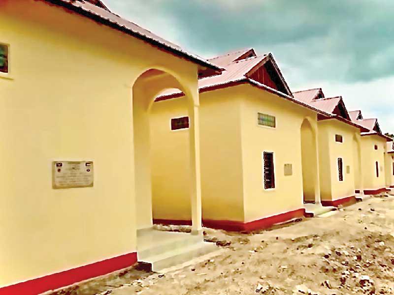 بناء بيوت للأيتام والأسر شديدة الفقر من المسلمين في إندونيسيا وكمبوديا