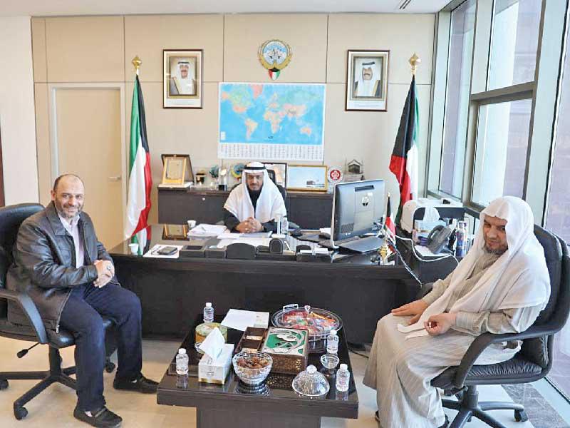  لقاء الوكيل المساعد لقطاع الإعلام والعلاقات الخارجية في وزارة الأوقاف والشؤون الإسلامية، محمد المطيري مع وزارة رئيس أكاديمية الأئمة بأميركا د. أحمد أبوسيف، والوفد المرافق معه