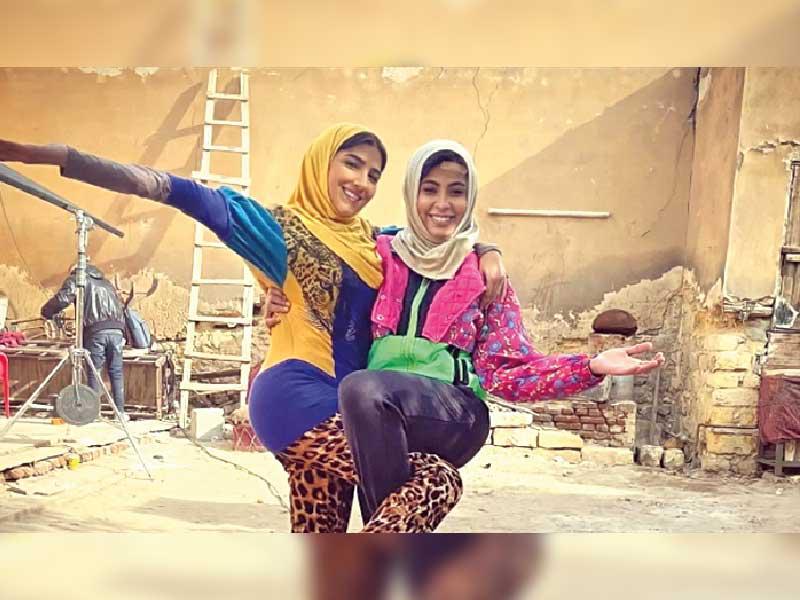 الفنانتان مي عمر وروبي