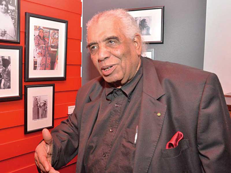 الفنان التشكيلي المغربي الحسين طلال