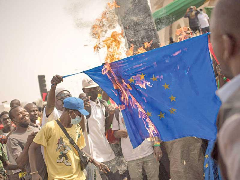 مالي: تظاهرة احتفالاً بانسحاب الفرنسيينn