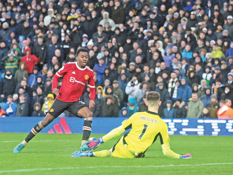 إيلانغا نجم مان يونايتد يحرز الهدف الرابع