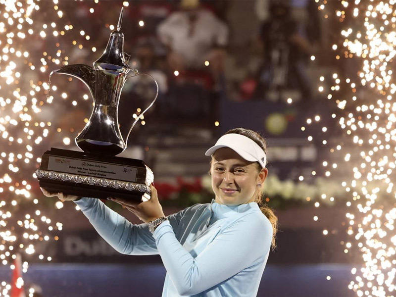 تتويج  اللاتفية يلينا أوستابنكو  بدورة دبي الإماراتية الدولية في كرة المضرب