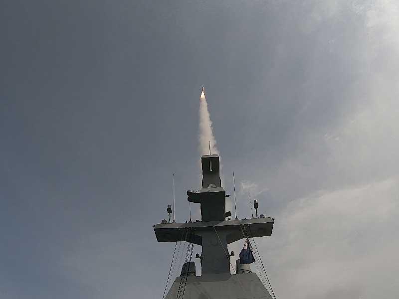 إسرائيل تختبر «قبة حديدية بحرية»n