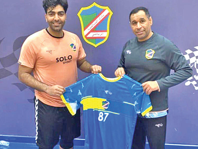 فاضل آل سعيد مع فهد الروضان 