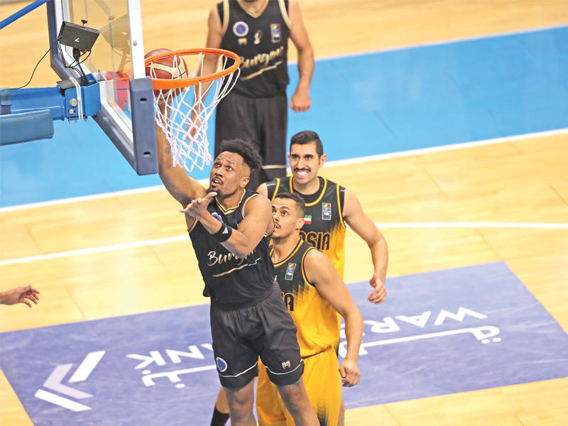 جانب من مباراة القادسية وبرقان