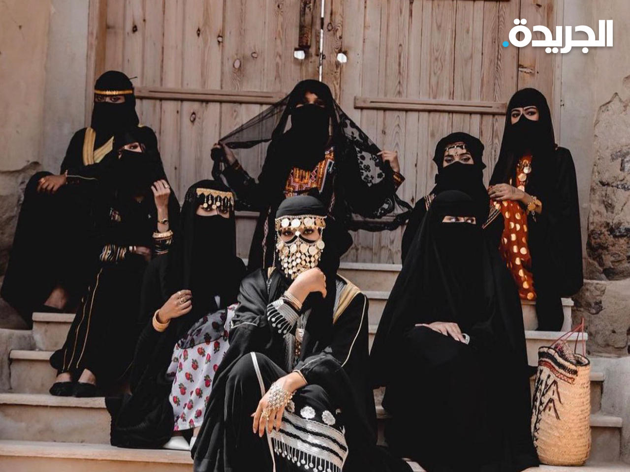 سعوديات باللبس التراثي