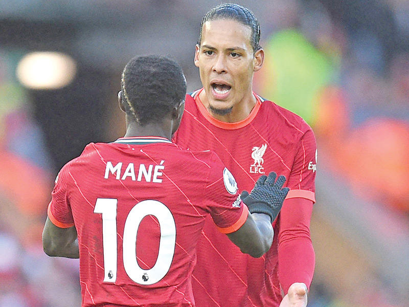 ماني وفان دايك نجما ليفربول