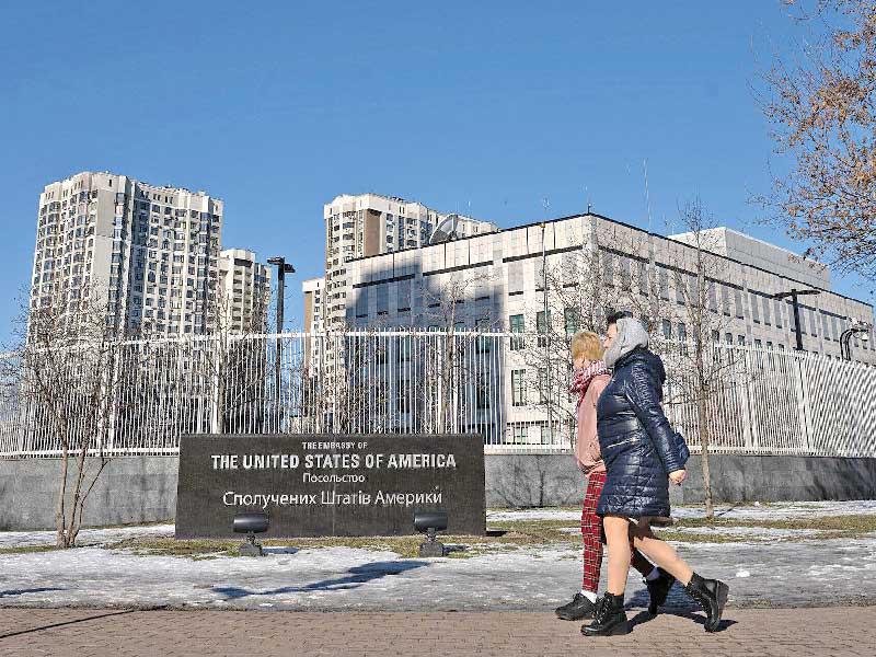 نقل دبلوماسيين أميركيين من أوكرانيا إلى بولندا 