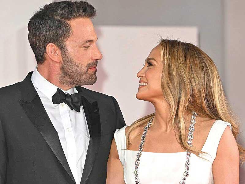 لوبيز وأفليك