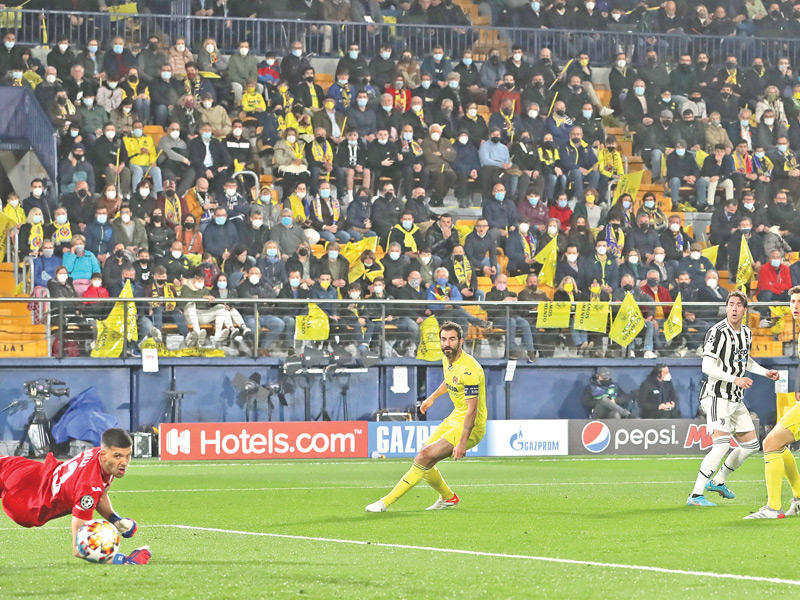 فلاهوفيتش نجم يوفنتوس يحرز هدفه في مرمى فياريال