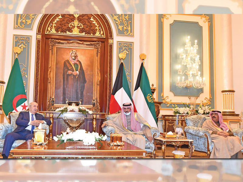 صاحب السمو مستقبلاً تبون بحضور ولي العهد اليوم