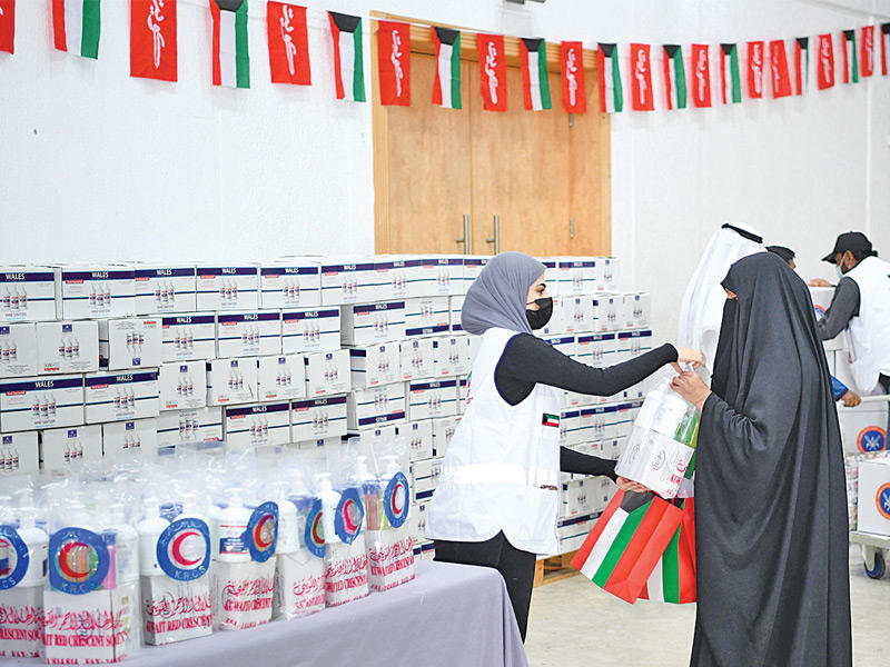 حملة لتوزيع مساعدات غذائية وهدايا على الأسر المحتاجة