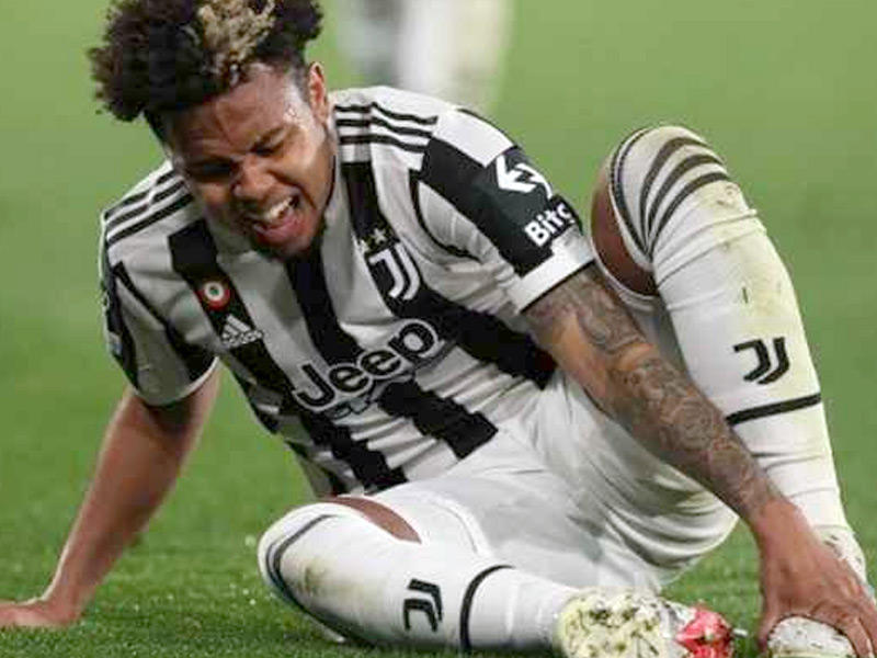  لاعب الوسط الأميركي ويستون ماكيني ل